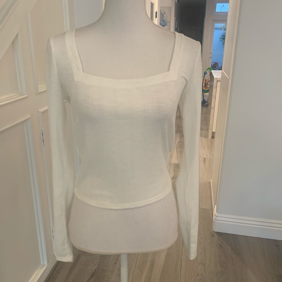 Forever 21 Tops - NWT Large Forever 21 White Long Sleeve Square Neck